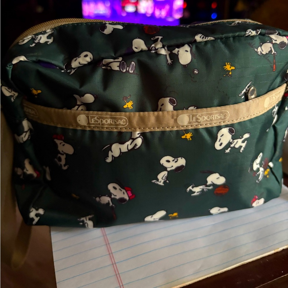 LeSportsac Snoopy Crossbody Bag purse peanuts New. Perfect for football season!!